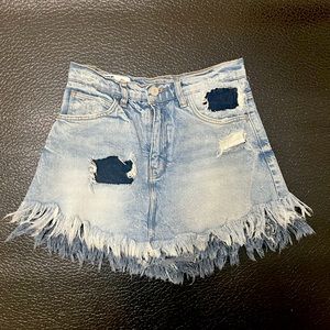 Zara distressed jean skort - Size 2